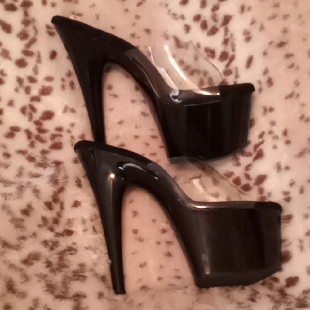 Heels - Picture 3 of 5